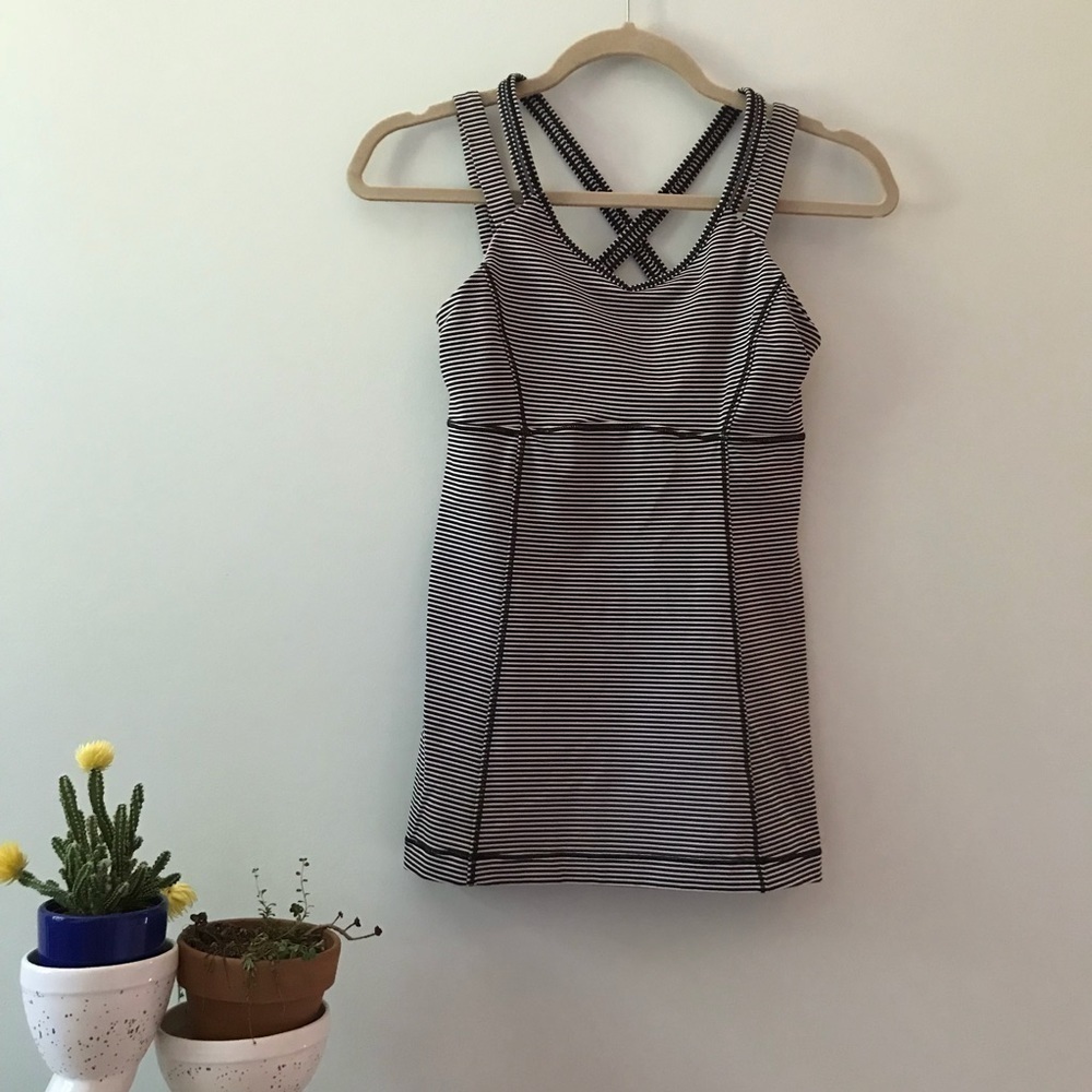 EUC Lululemon Happy Strappy Tank Pink Striped Sz 6​​​​​​